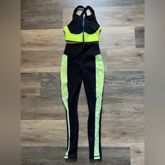 Fabletics top and bottom set - Picture 1 of 6